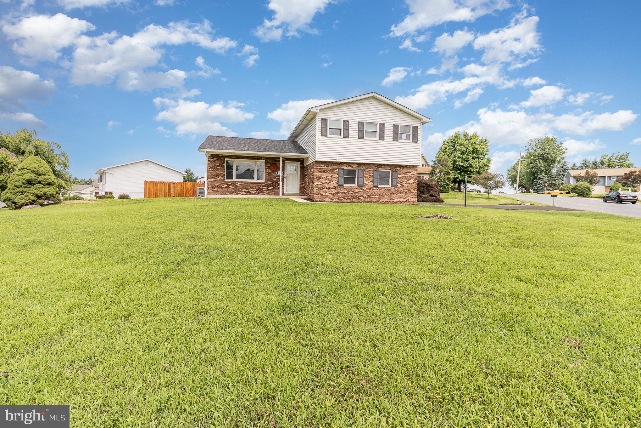 929 SYCAMORE LANE