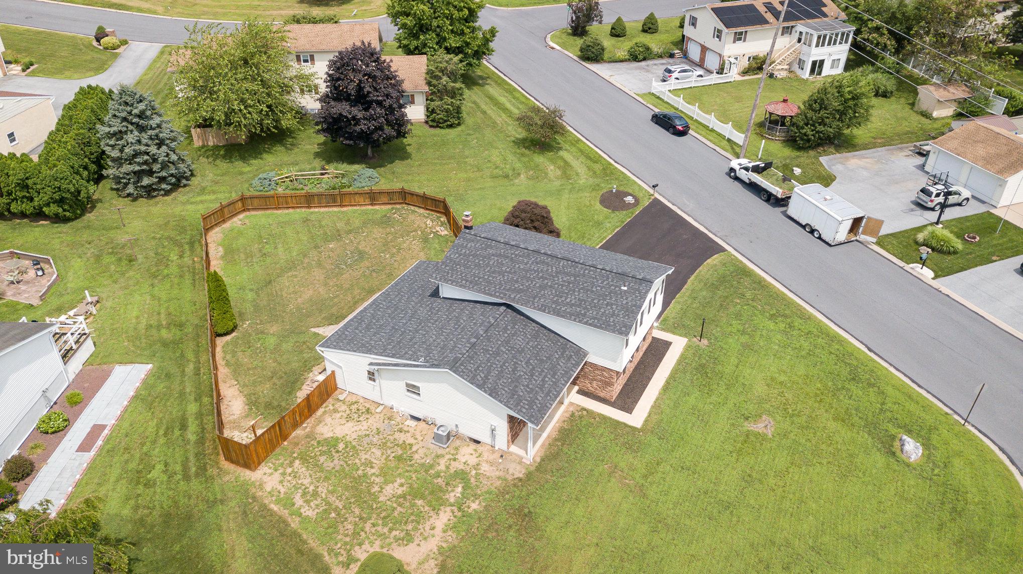 929 SYCAMORE LANE