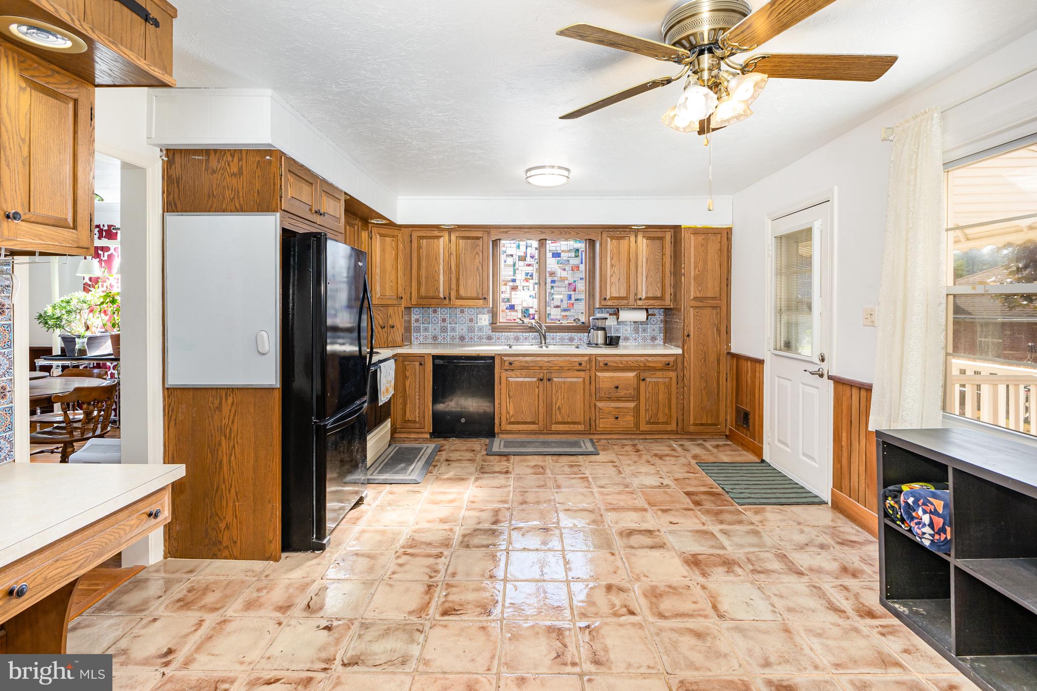 732 E GUILFORD STREET