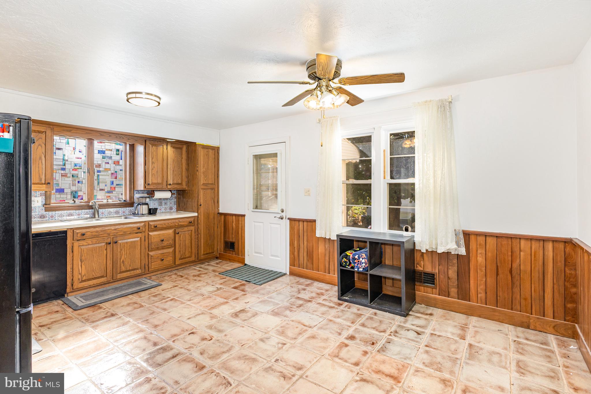 732 E GUILFORD STREET