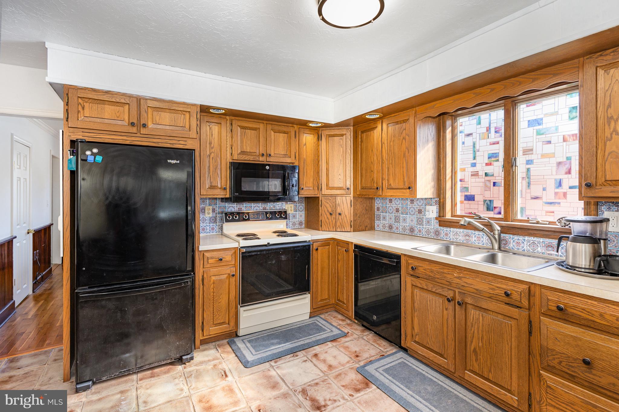 732 E GUILFORD STREET