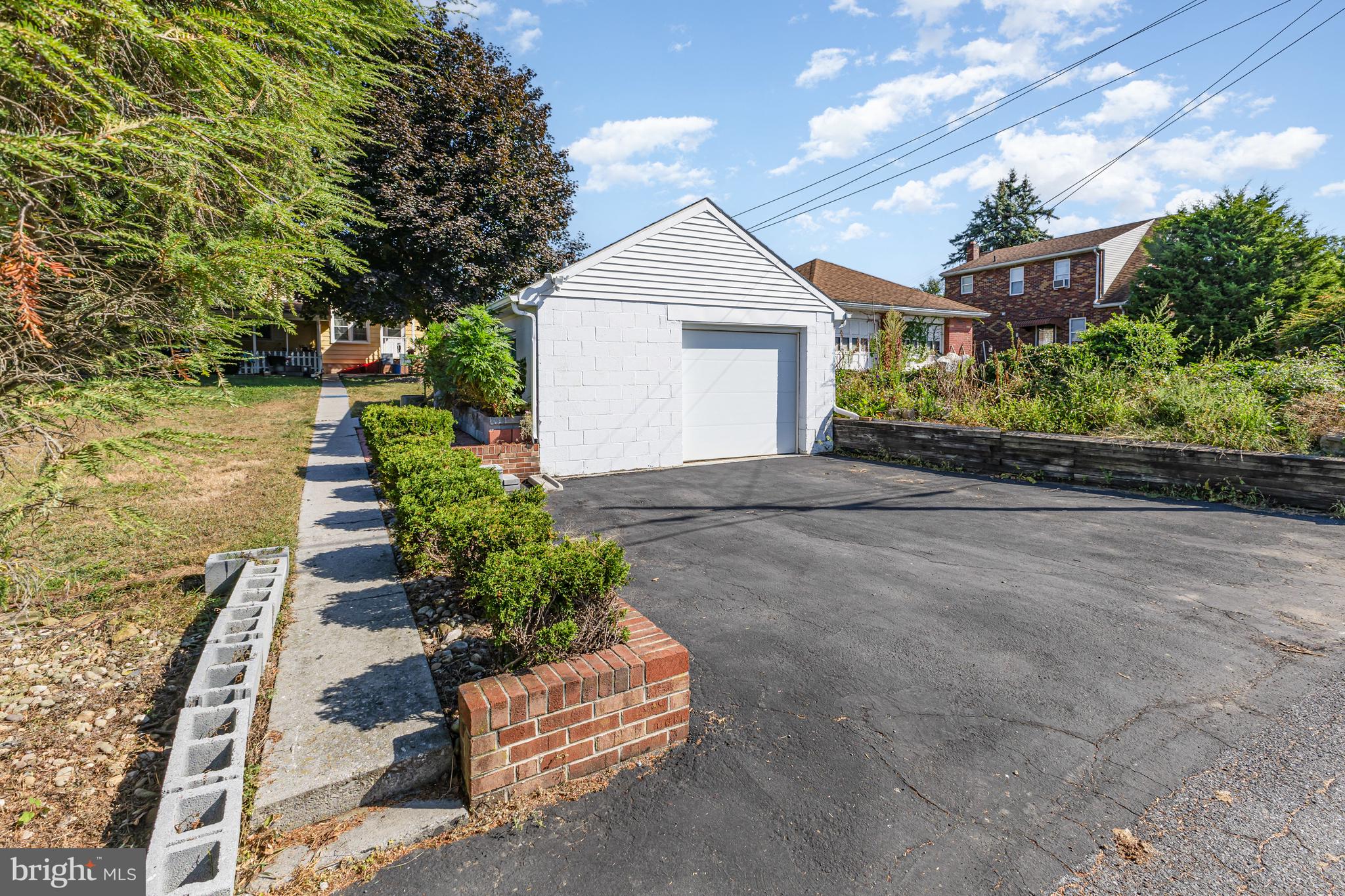 732 E GUILFORD STREET