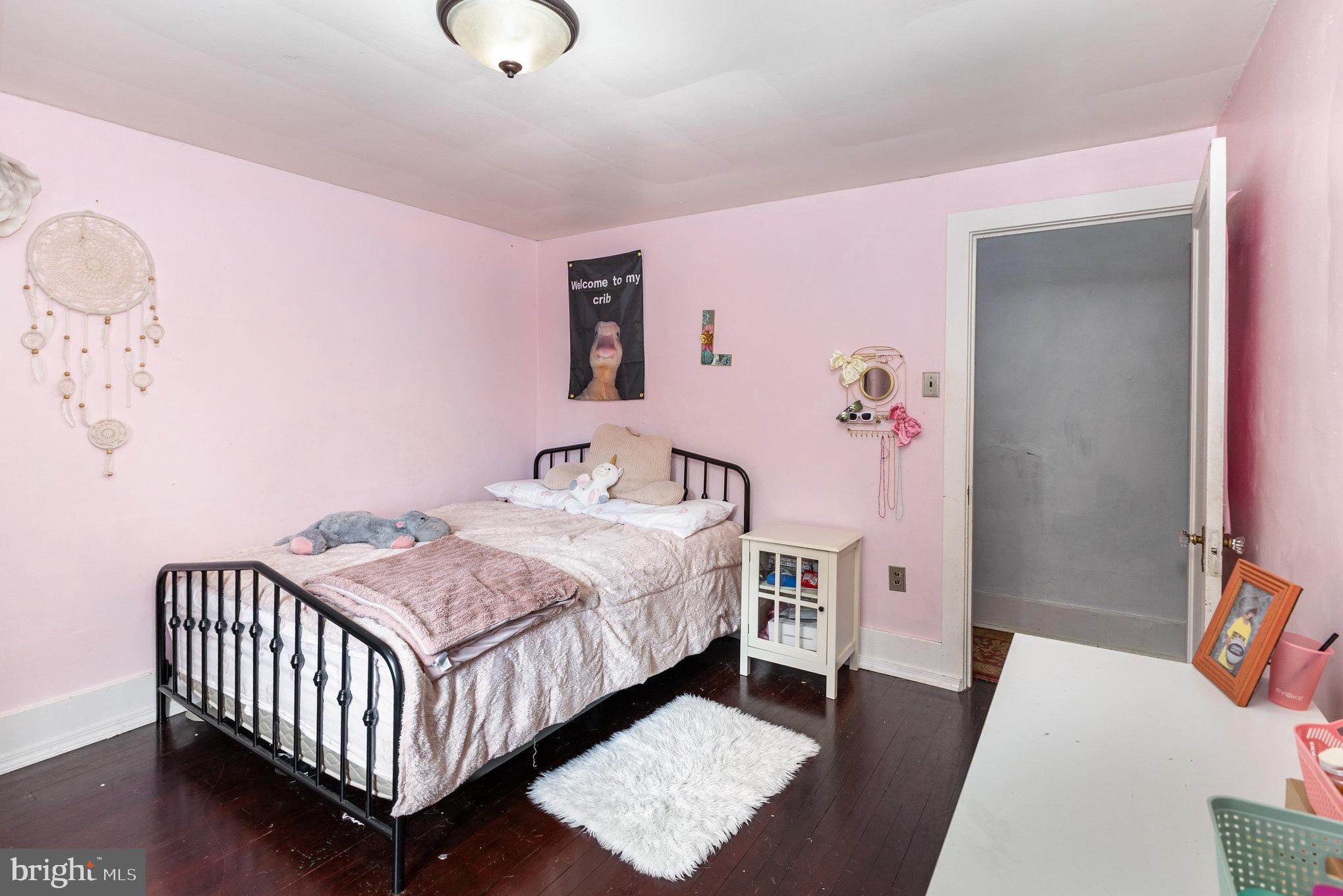 19 E WALNUT STREET