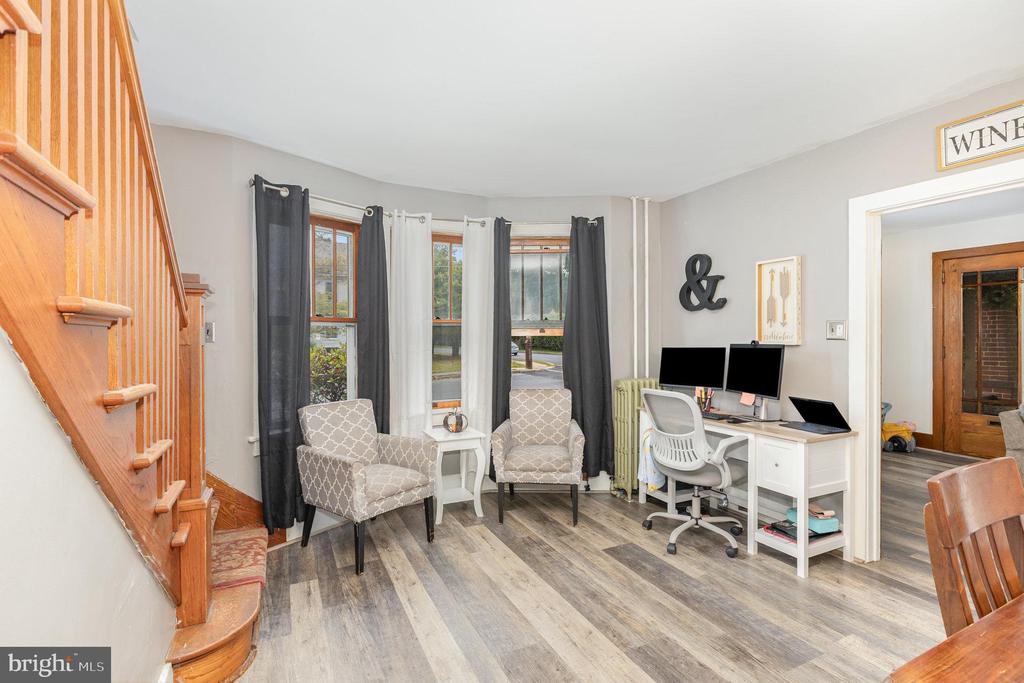 19 E WALNUT STREET