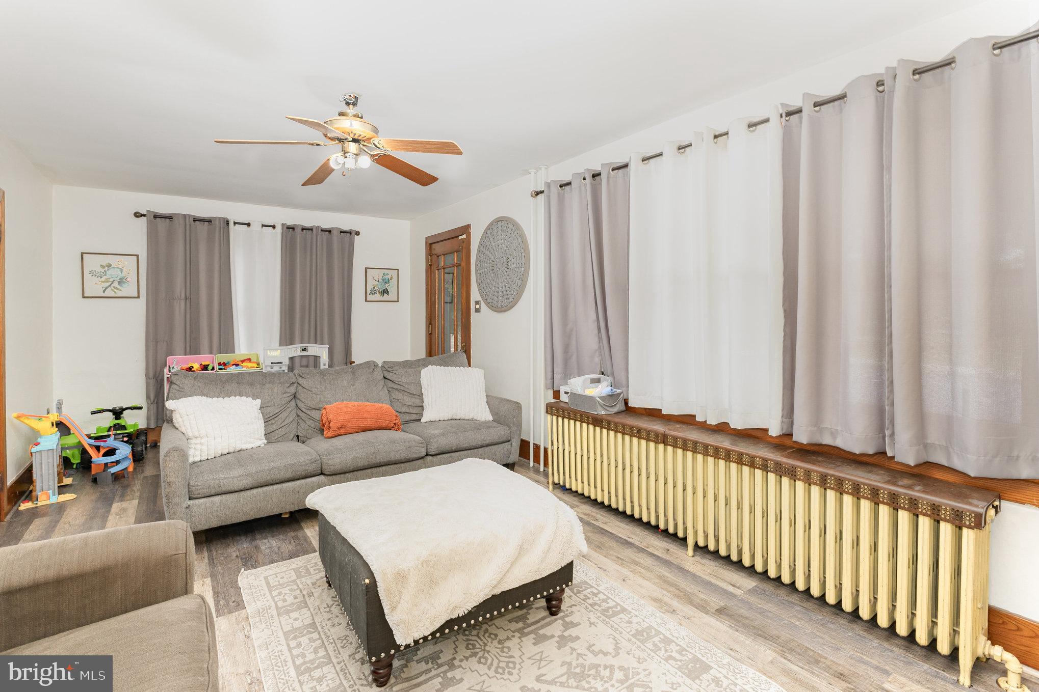19 E WALNUT STREET