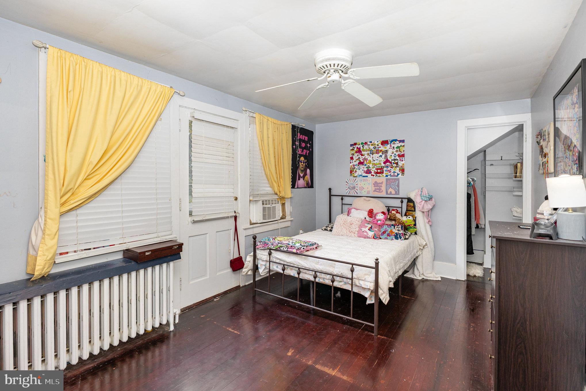 19 E WALNUT STREET