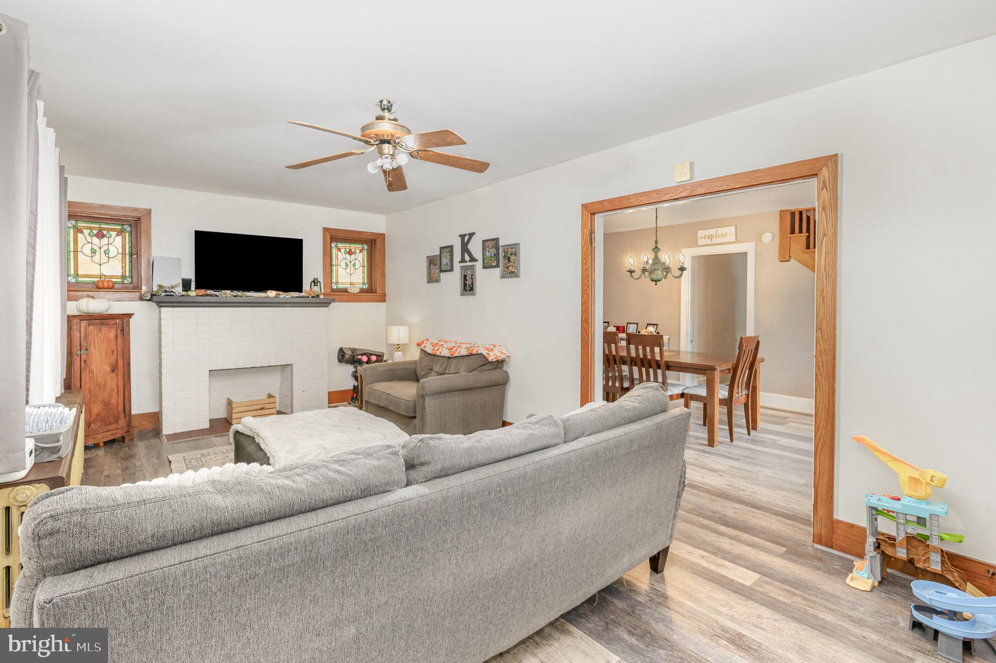 19 E WALNUT STREET