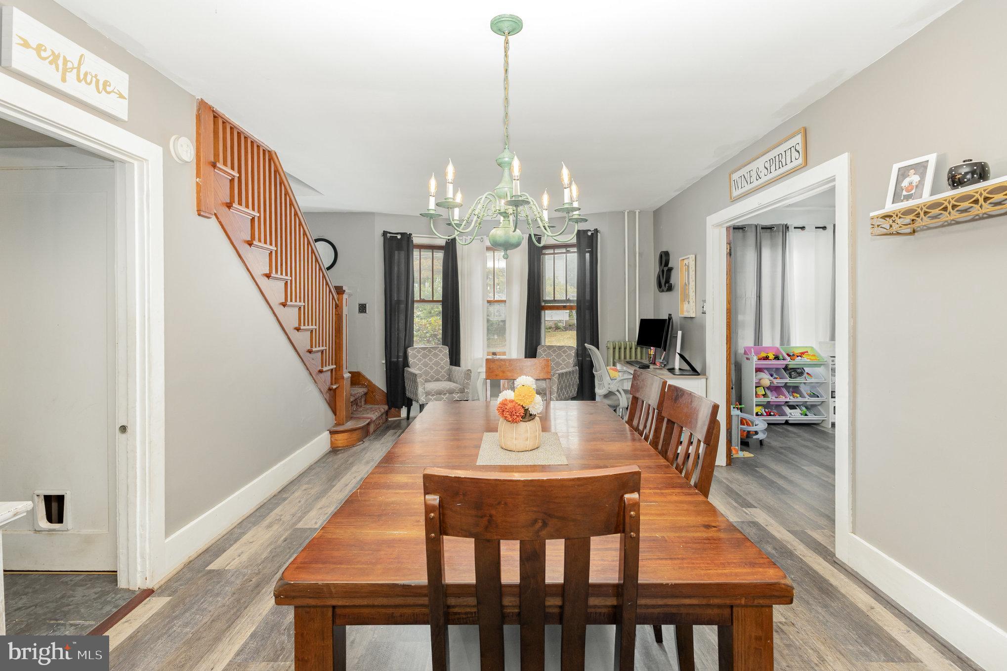 19 E WALNUT STREET