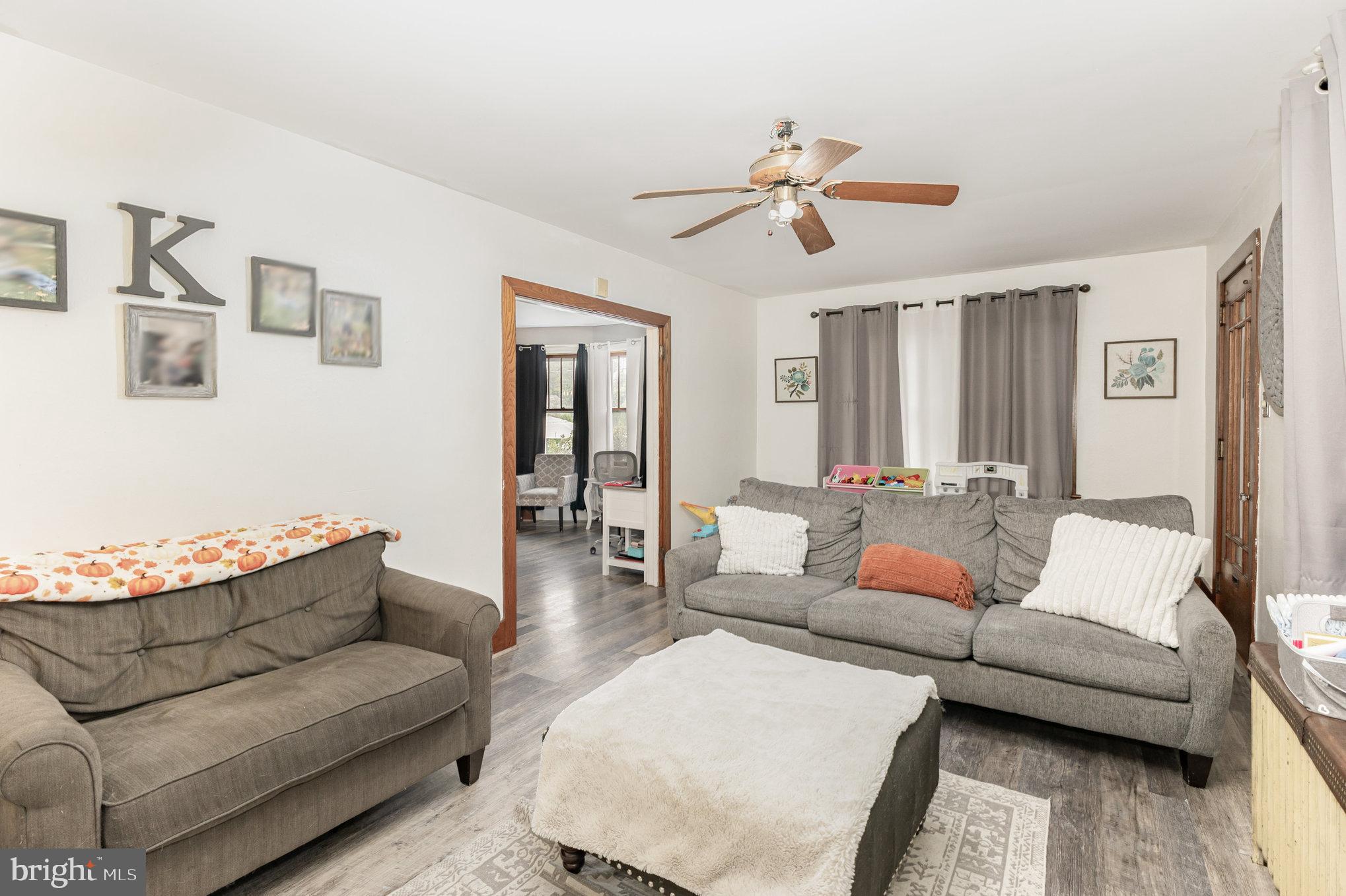 19 E WALNUT STREET