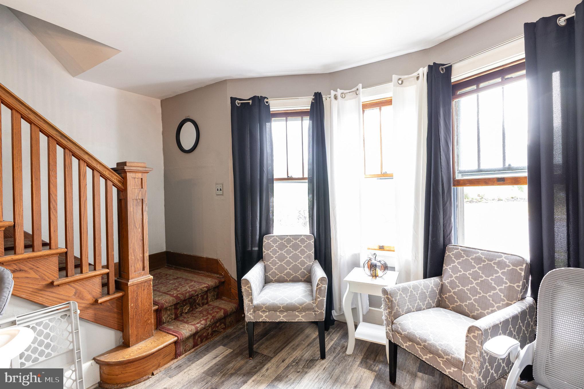19 E WALNUT STREET