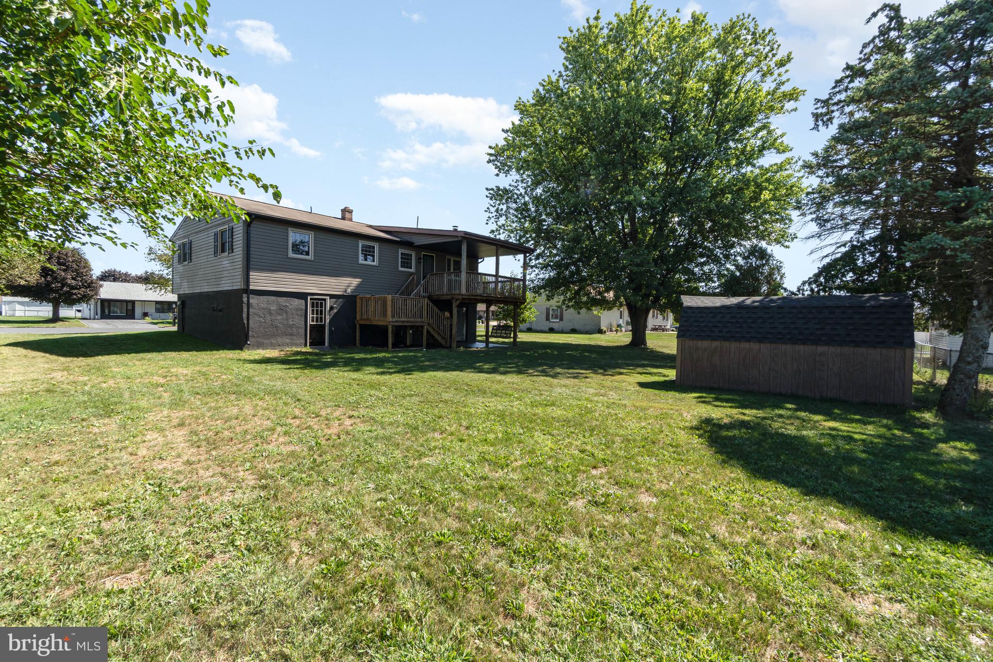 810 OAK LANE