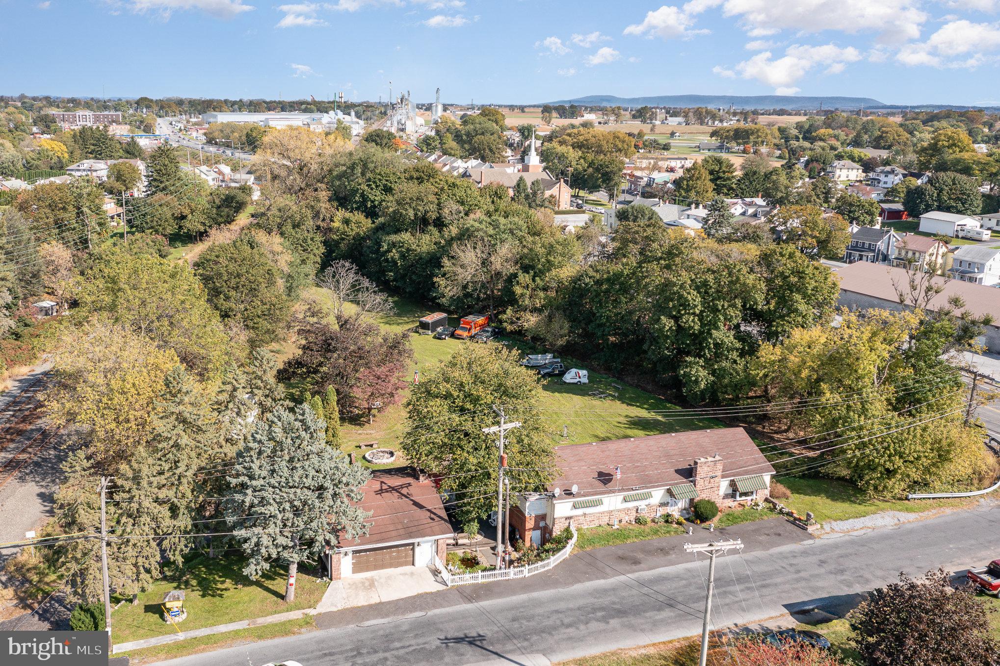 102 N 11TH AVENUE