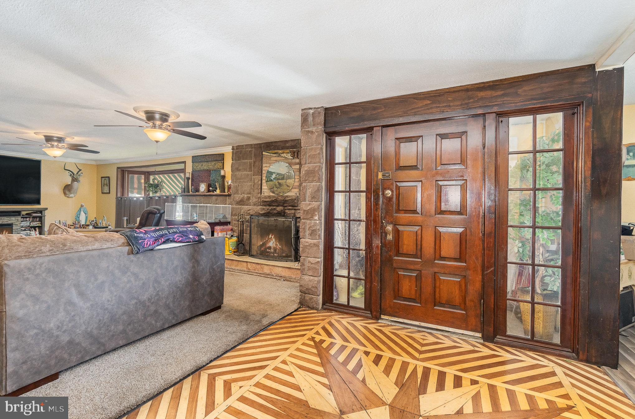 102 N 11TH AVENUE