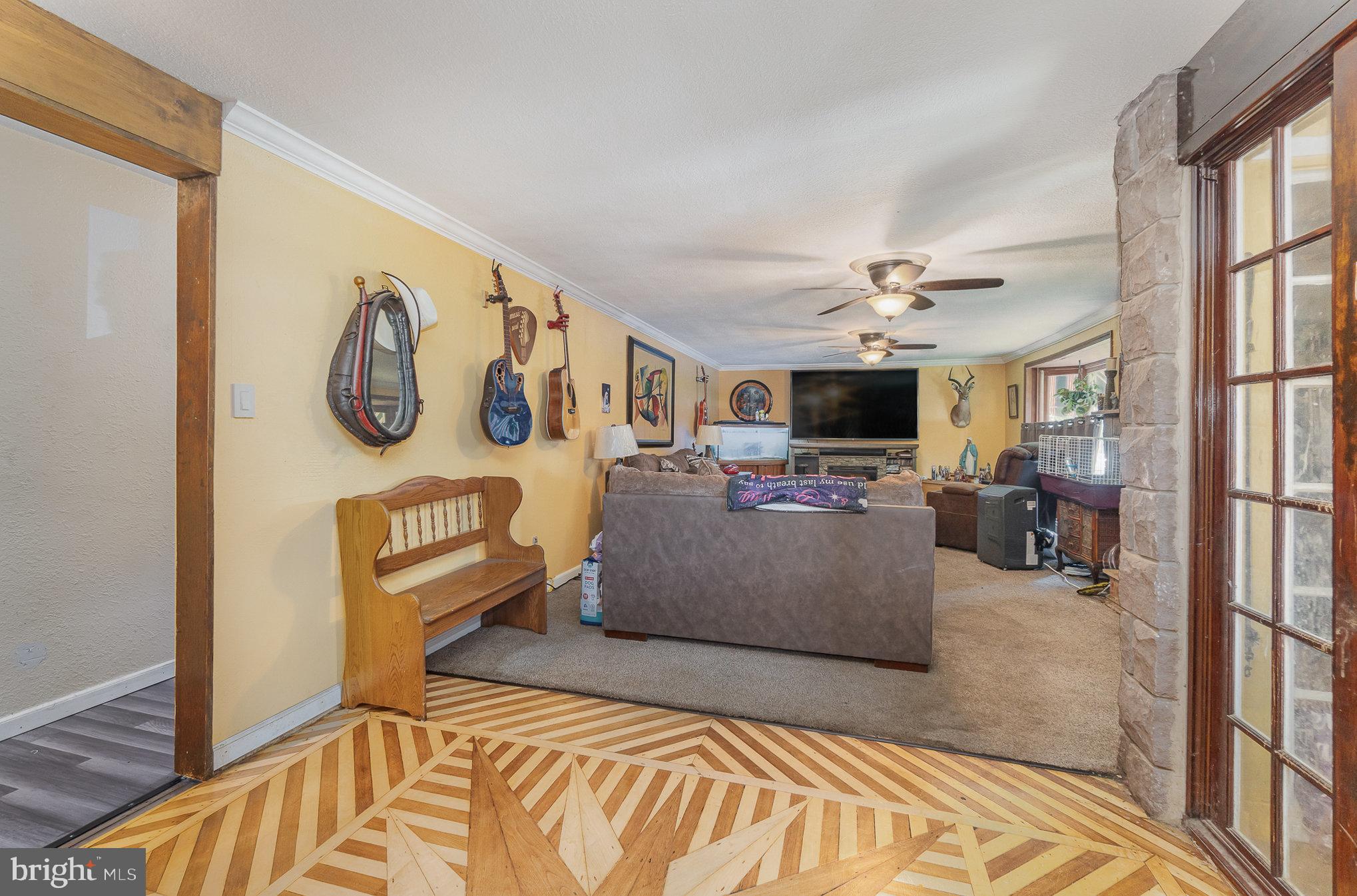 102 N 11TH AVENUE