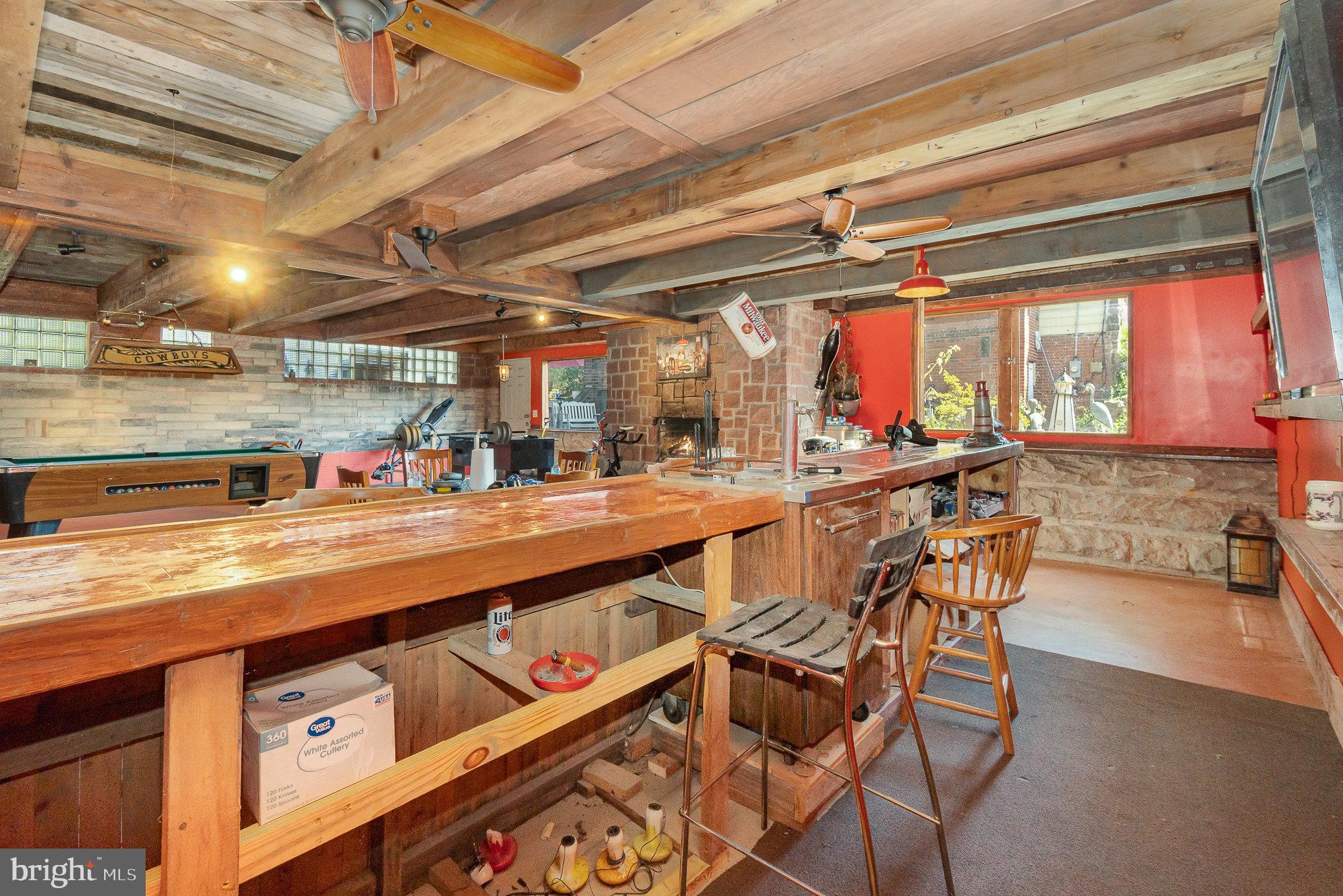 102 N 11TH AVENUE
