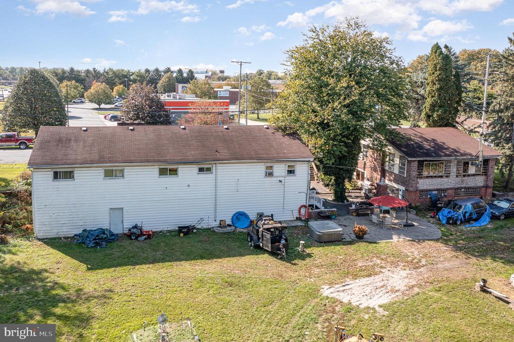 102 N 11TH AVENUE