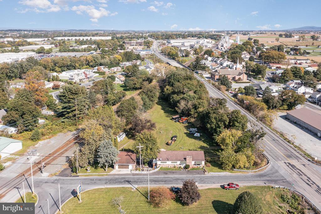 102 N 11TH AVENUE