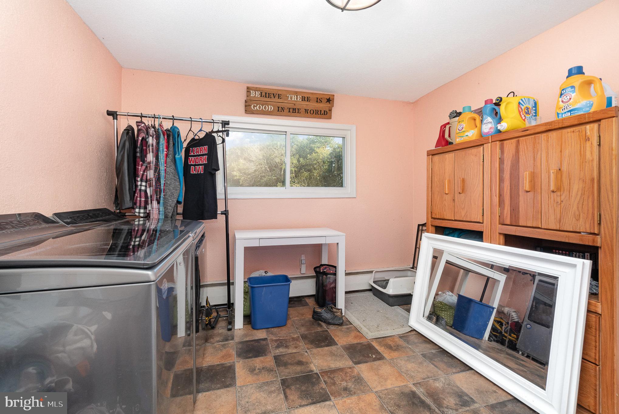 102 N 11TH AVENUE