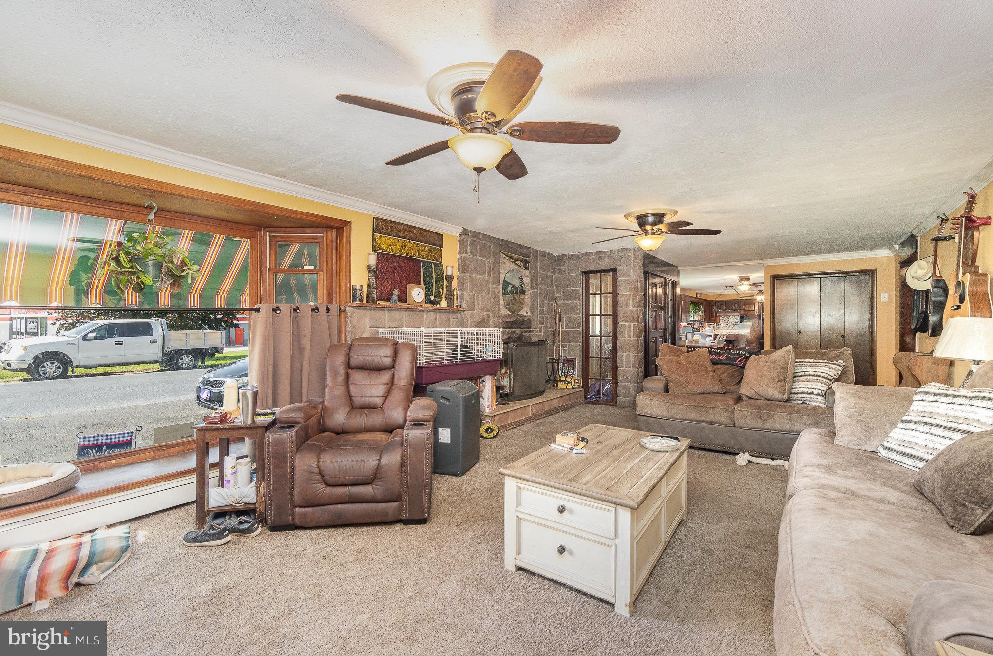 102 N 11TH AVENUE