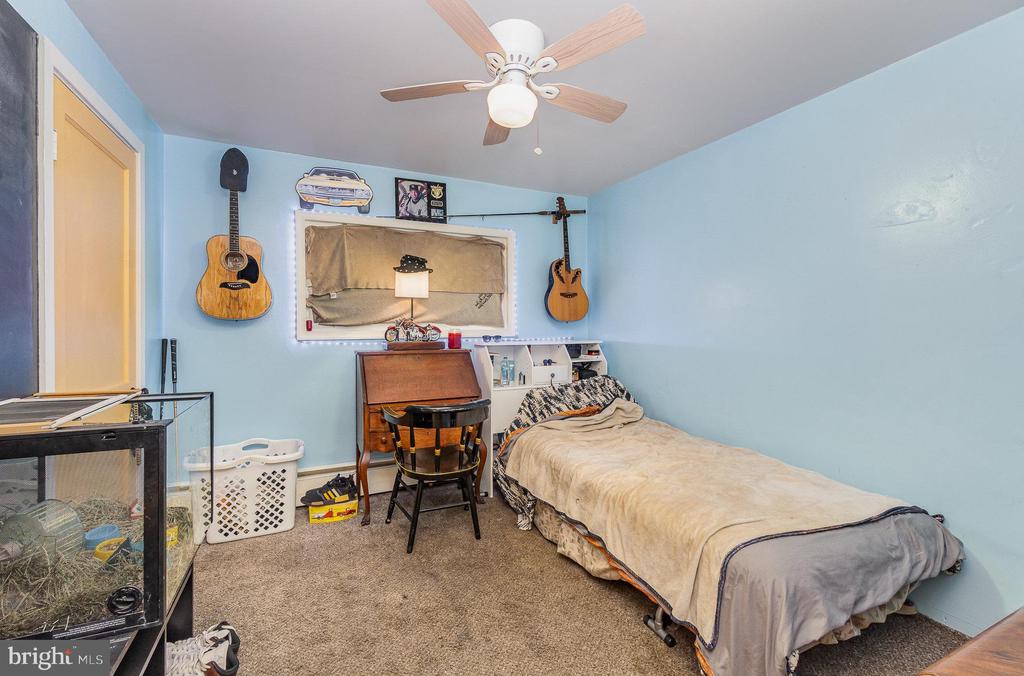 102 N 11TH AVENUE