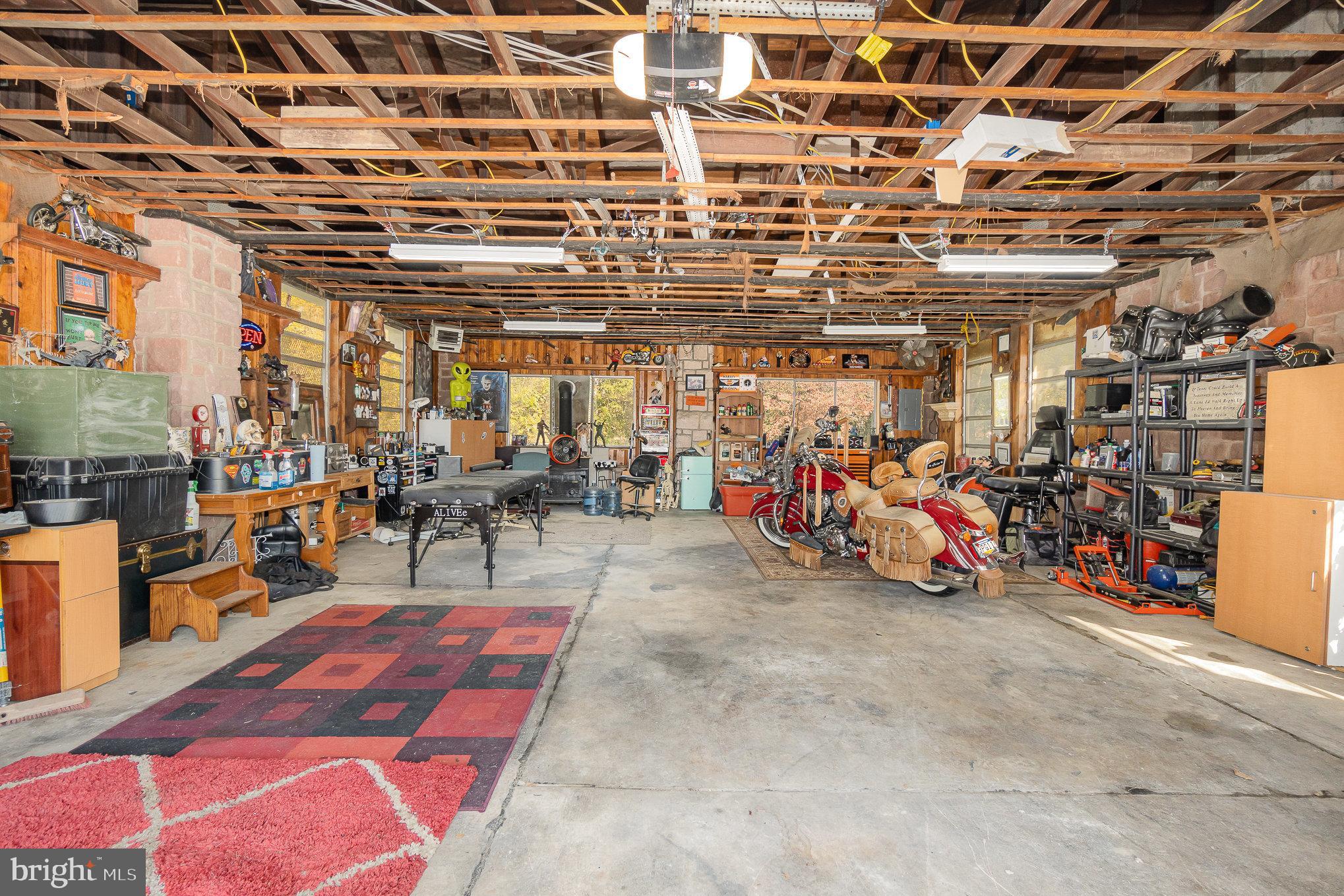 102 N 11TH AVENUE