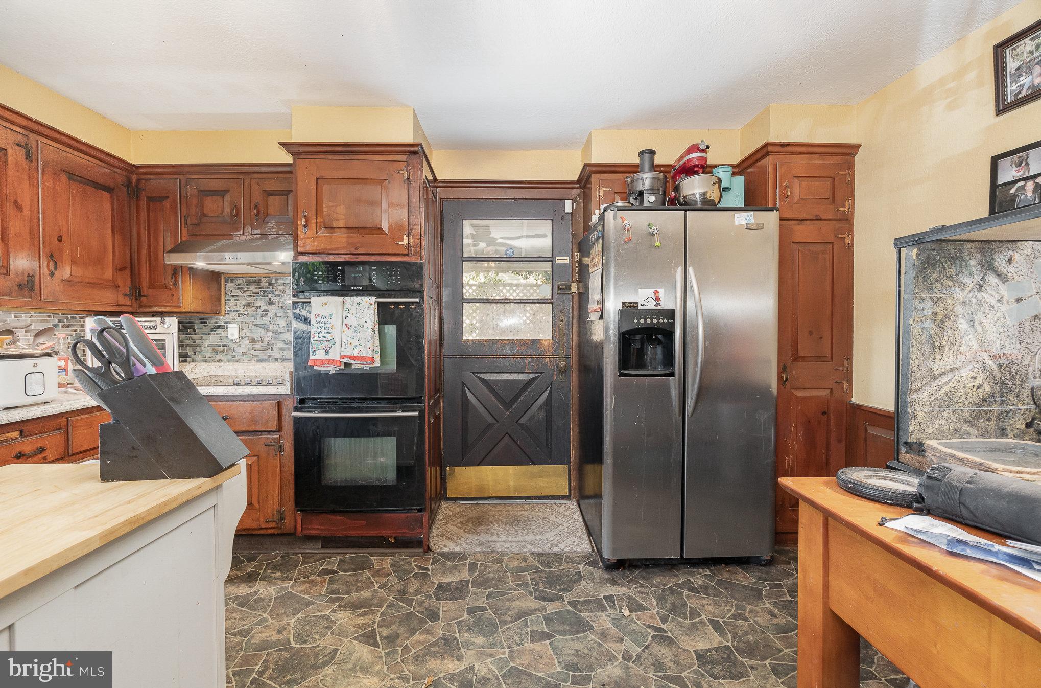 102 N 11TH AVENUE