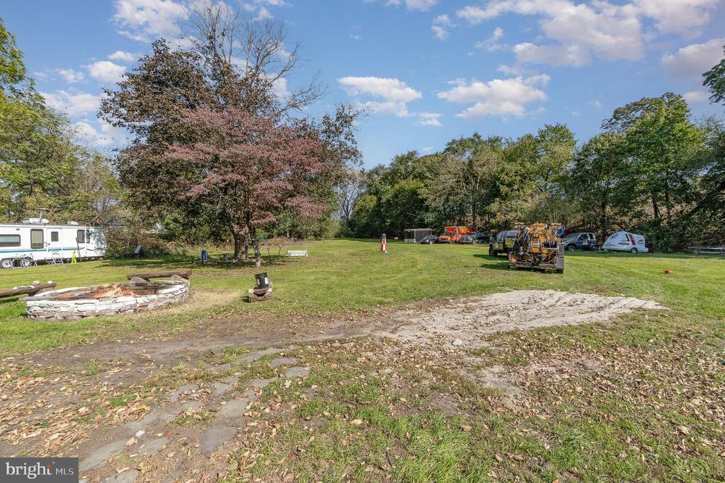 102 N 11TH AVENUE
