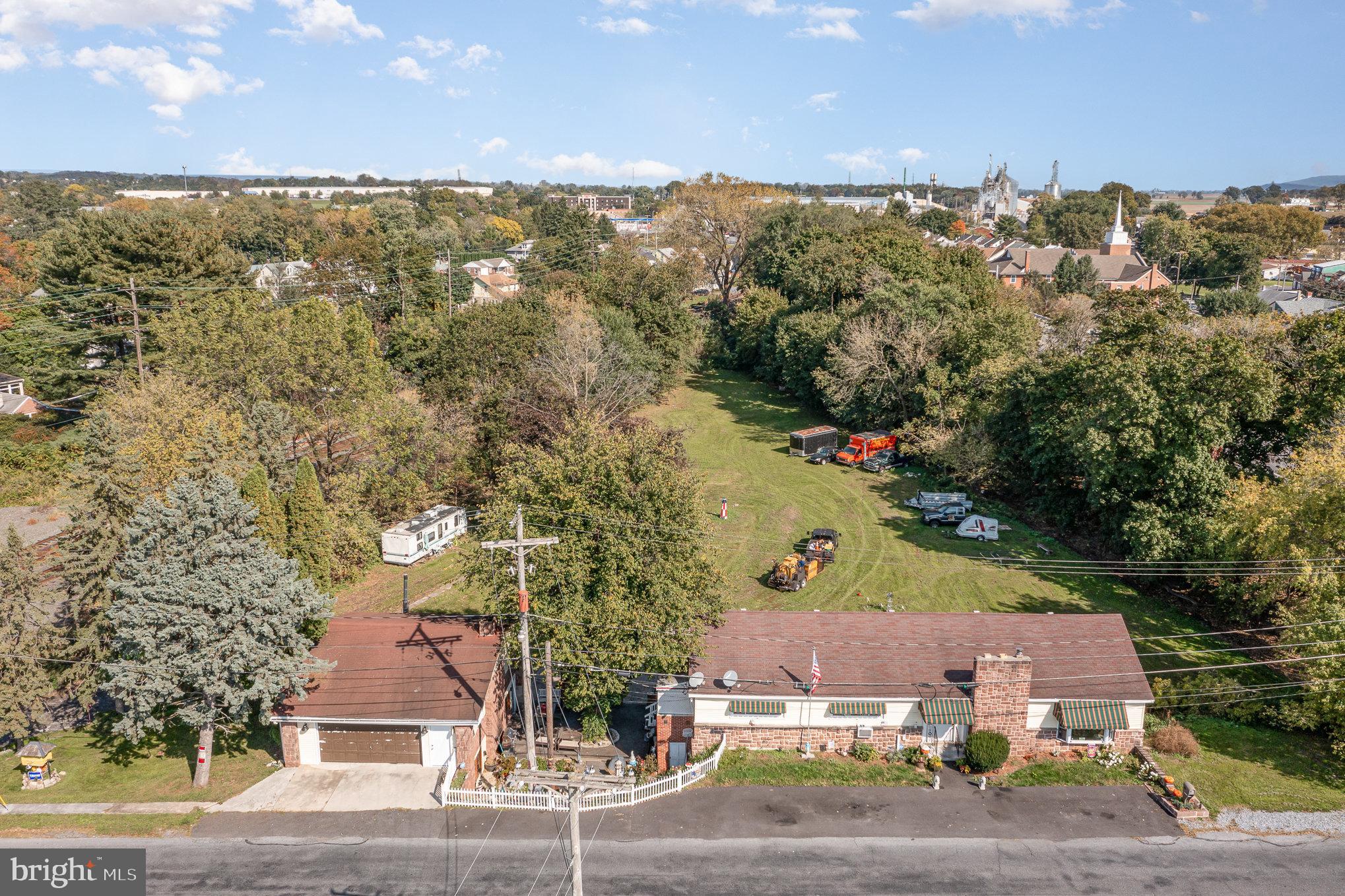 102 N 11TH AVENUE