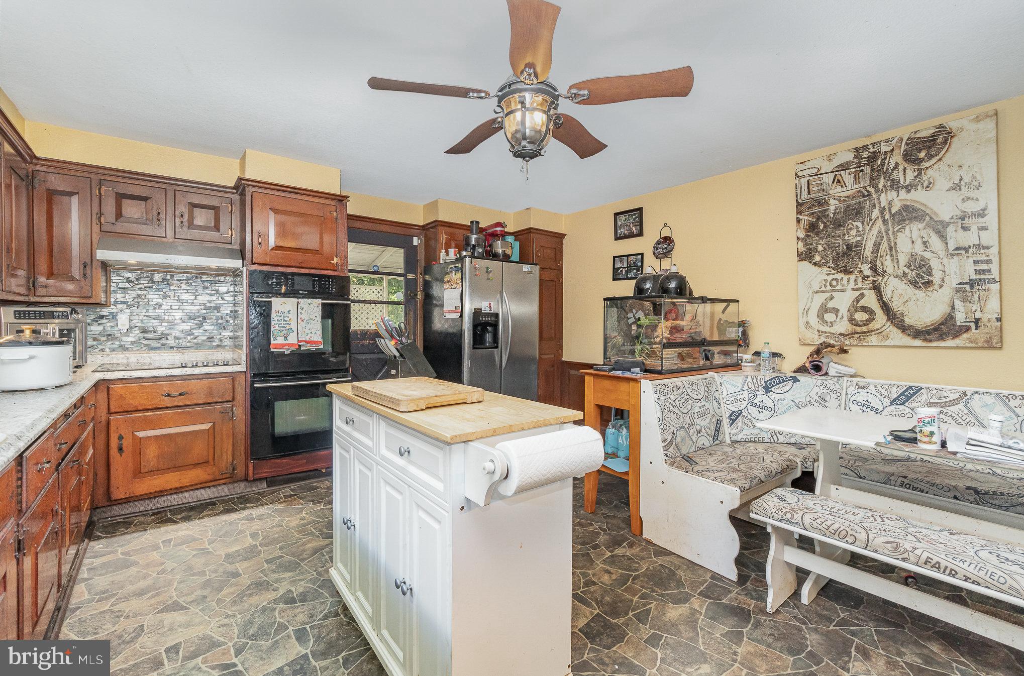 102 N 11TH AVENUE
