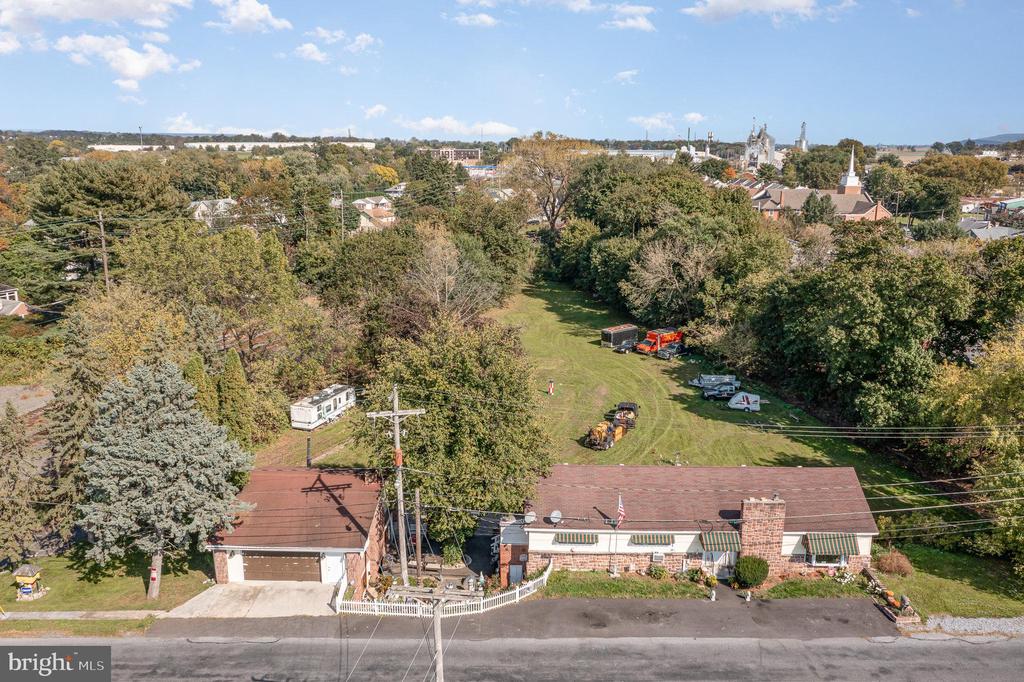 102 N 11TH AVENUE