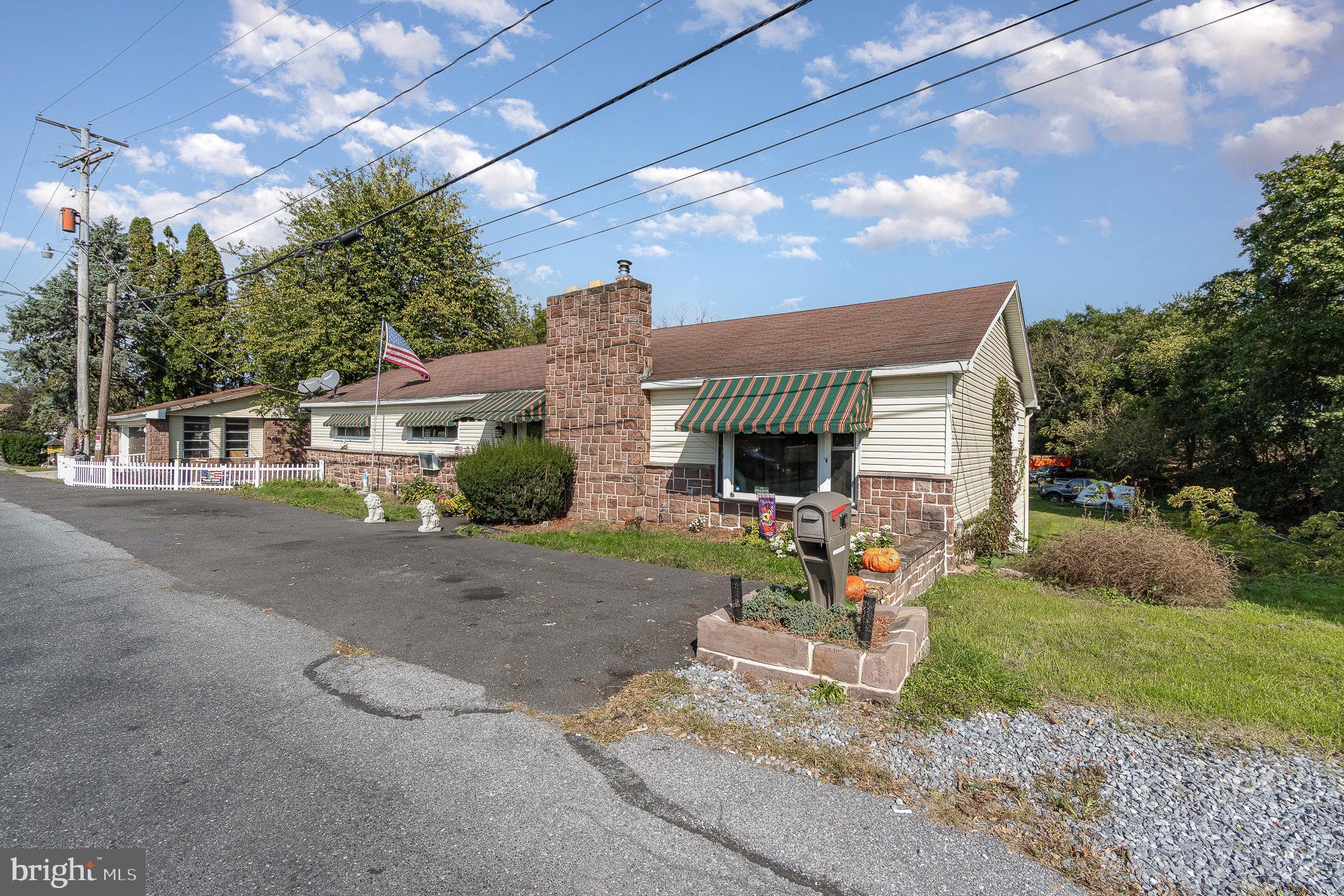 102 N 11TH AVENUE