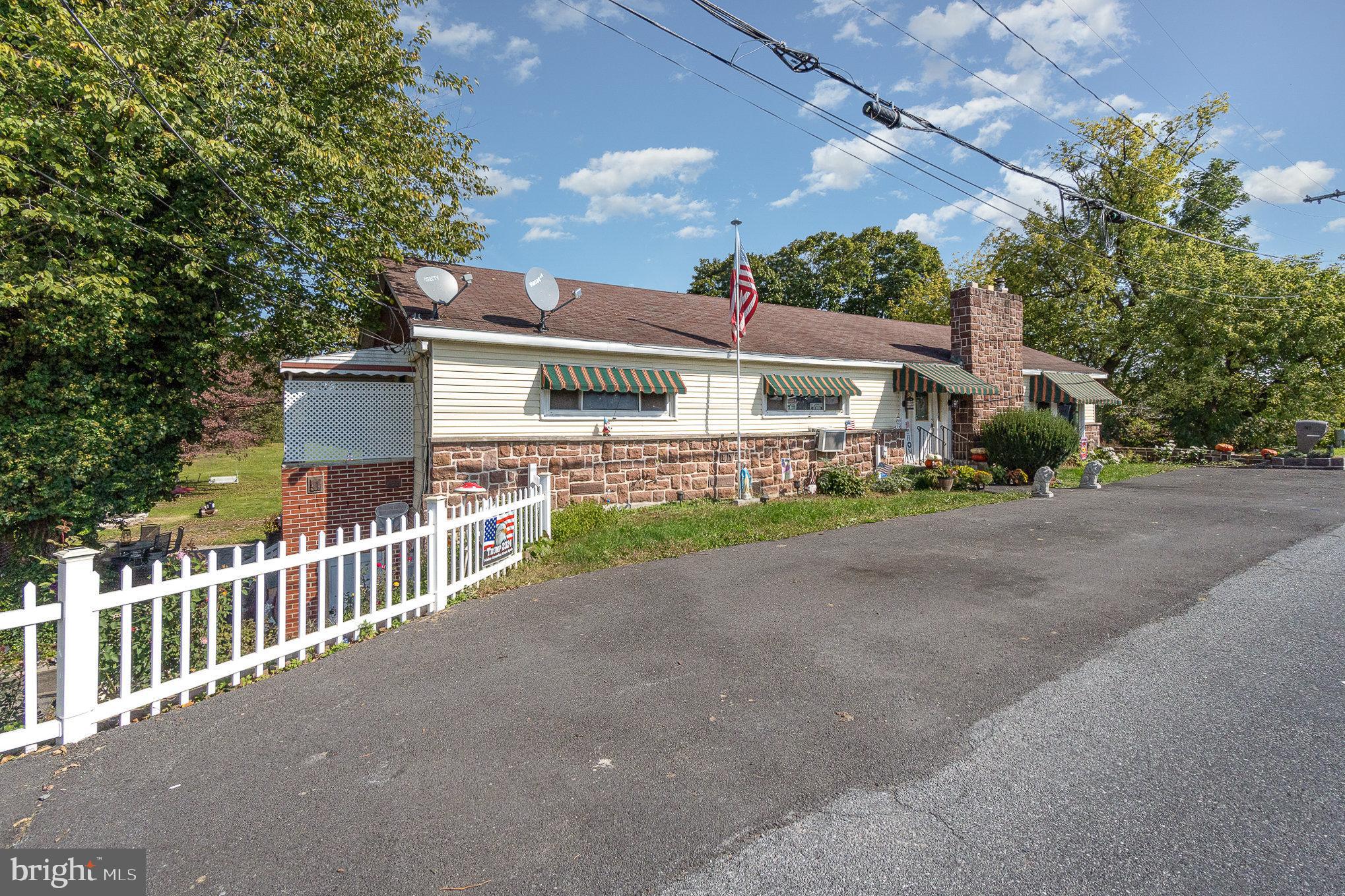 102 N 11TH AVENUE