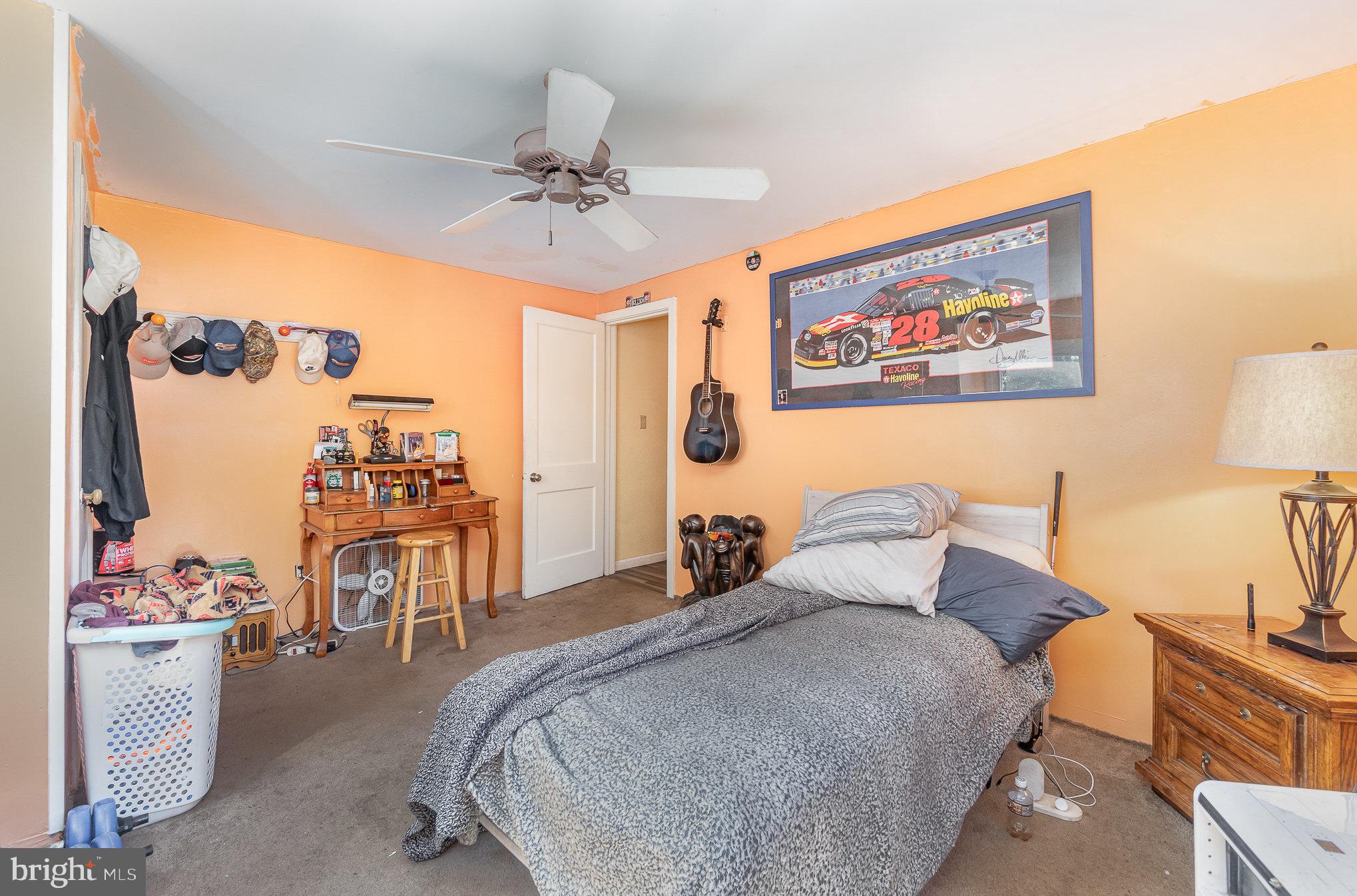 102 N 11TH AVENUE