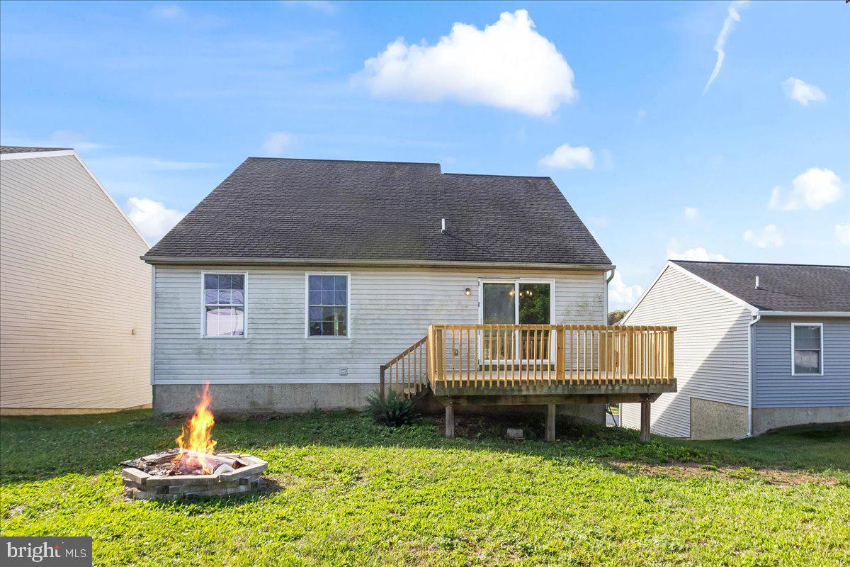 112 TWIN CREEKS DRIVE