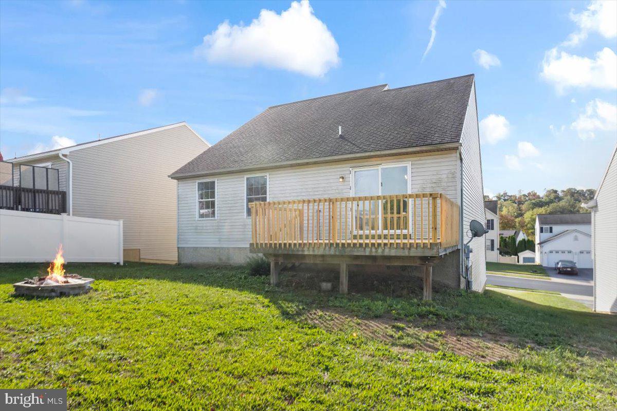 112 TWIN CREEKS DRIVE