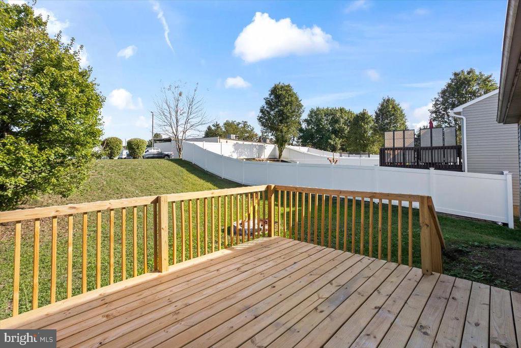 112 TWIN CREEKS DRIVE