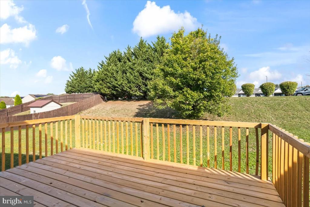 112 TWIN CREEKS DRIVE