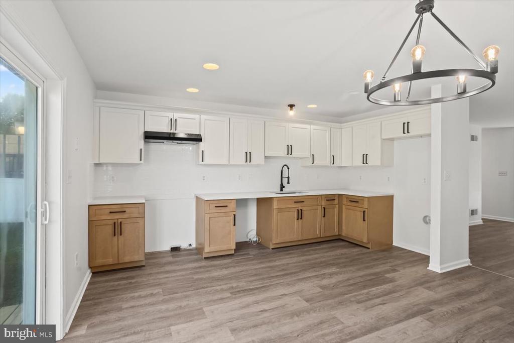 112 TWIN CREEKS DRIVE