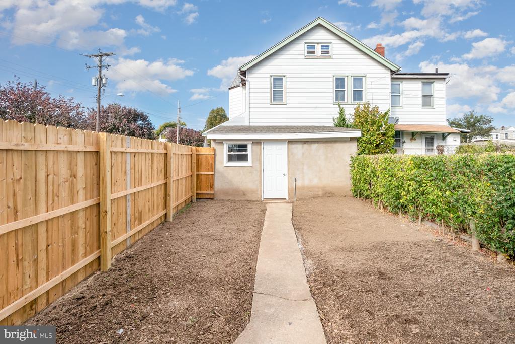 1229 LEHMAN STREET