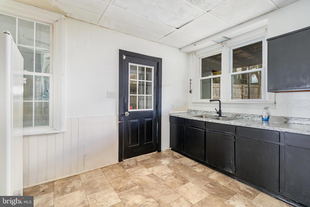 248 S 5TH STREET