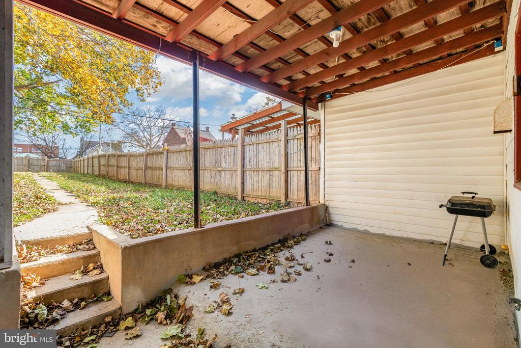248 S 5TH STREET