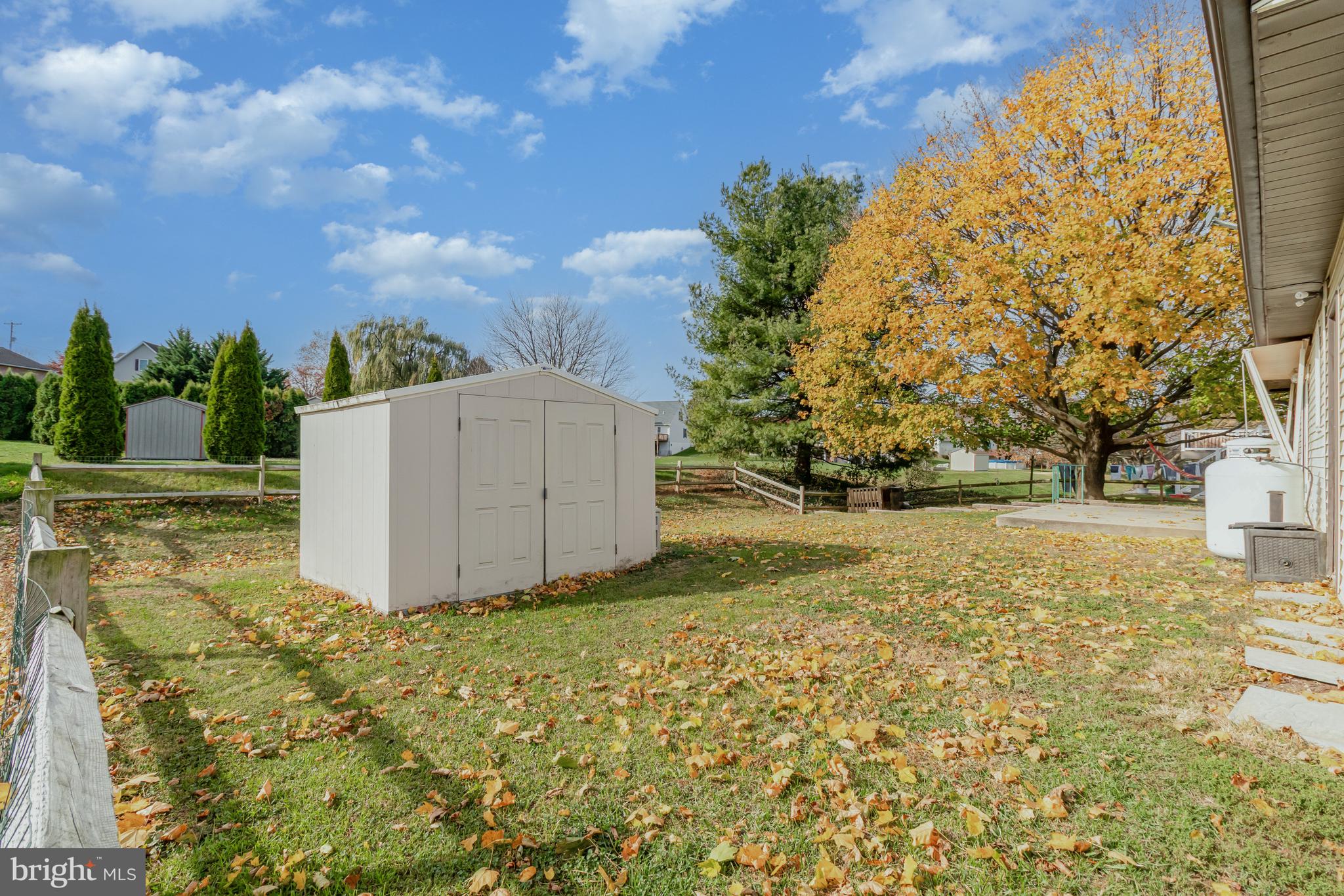 633 HENRY HOUCK LANE