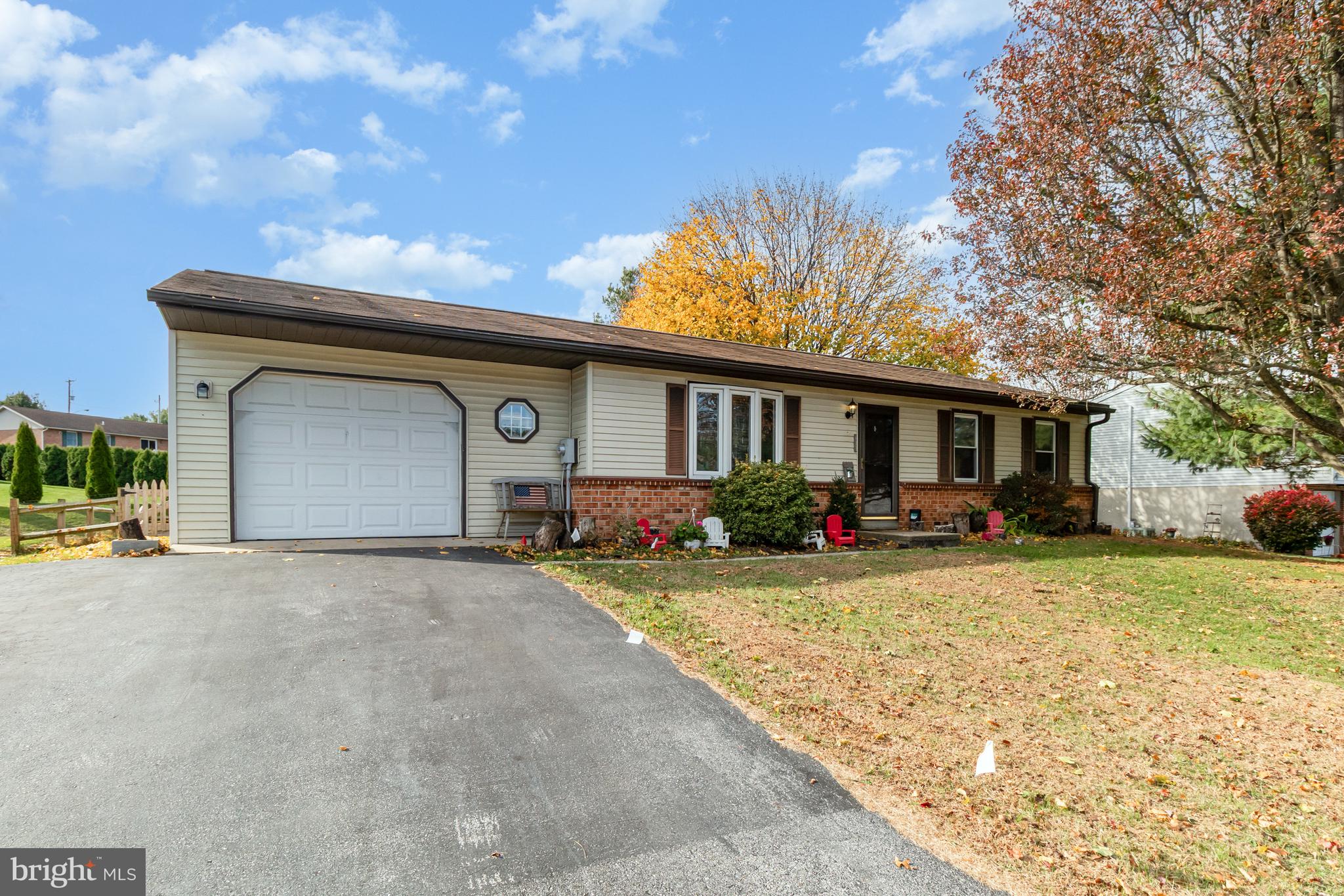 633 HENRY HOUCK LANE