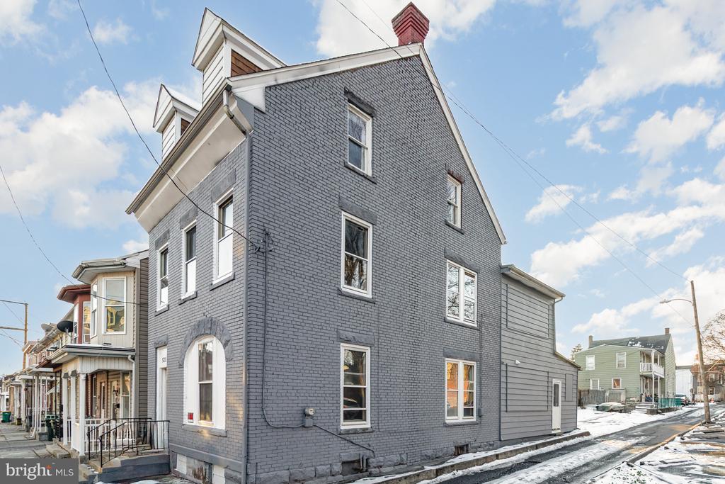 521 N 10TH STREET
