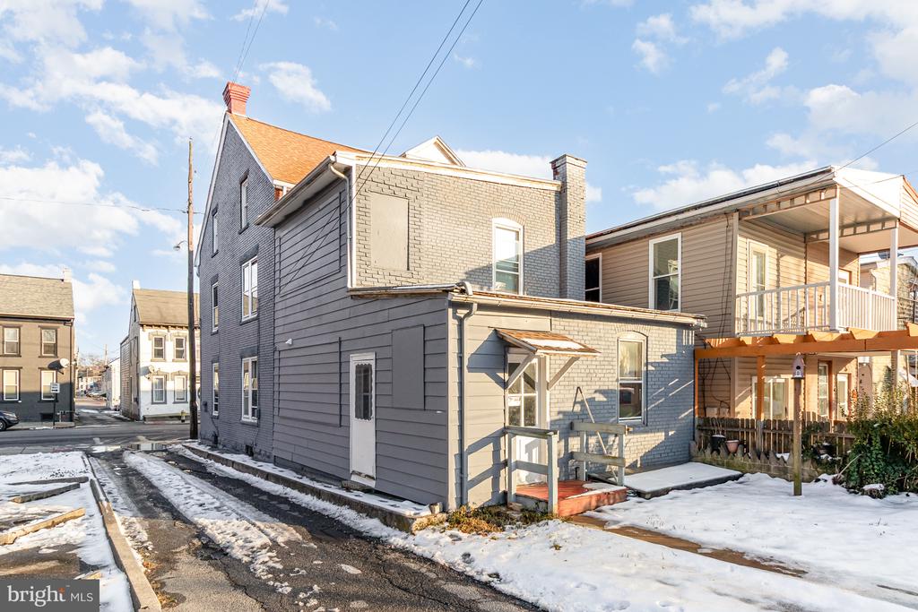 521 N 10TH STREET