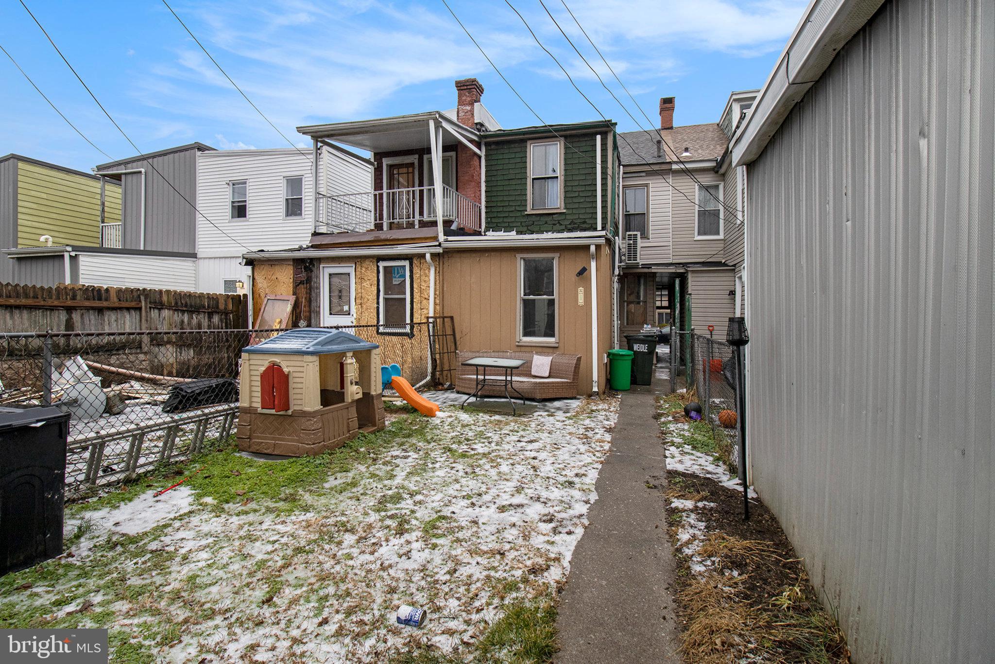 1034 GUILFORD STREET