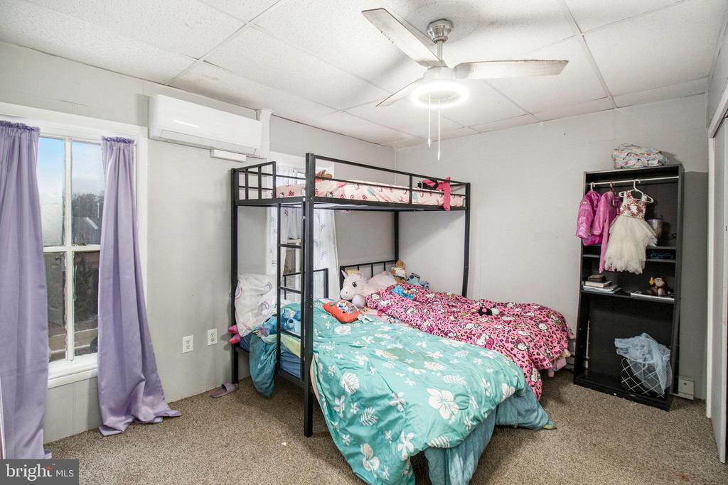 1034 GUILFORD STREET