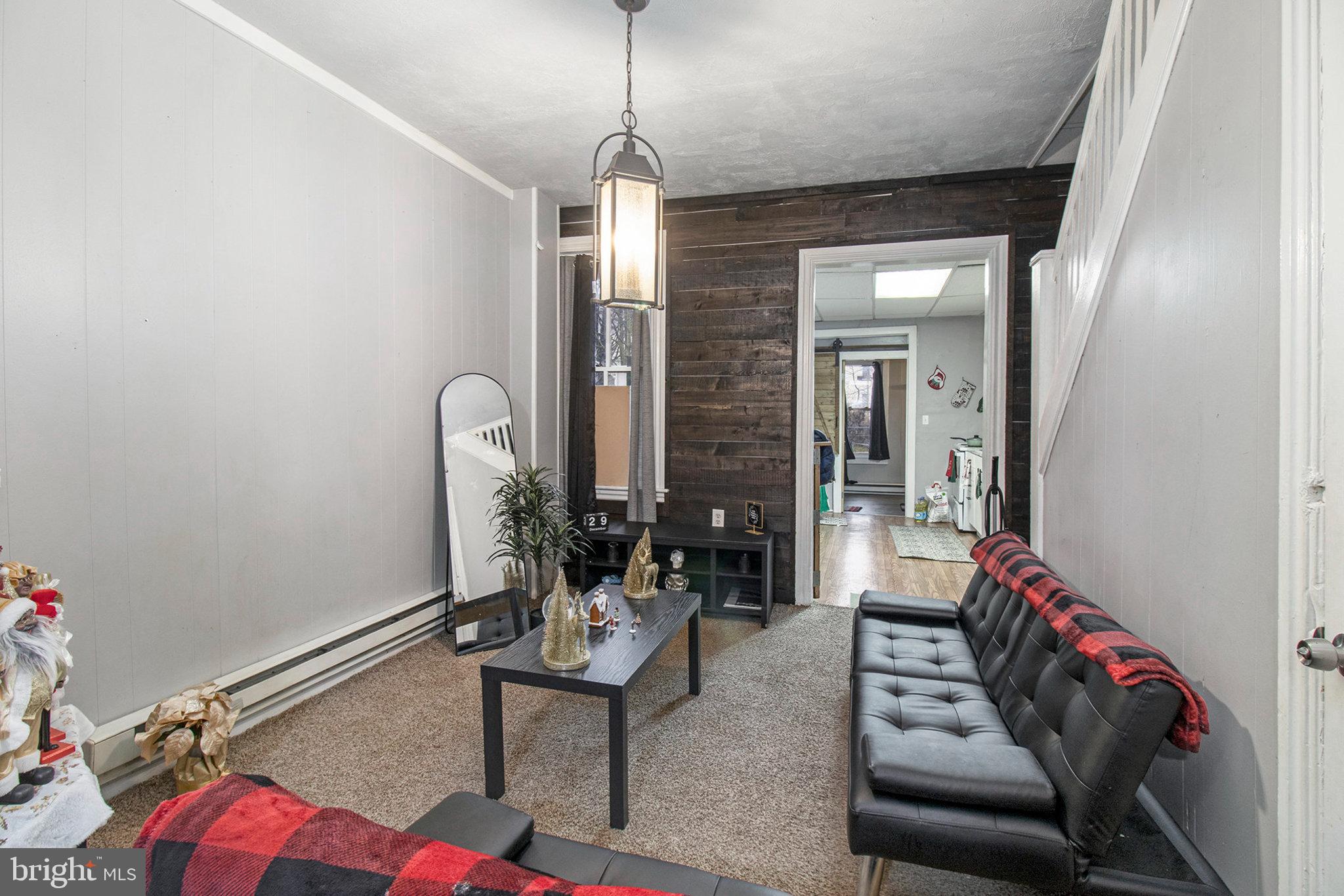 1034 GUILFORD STREET