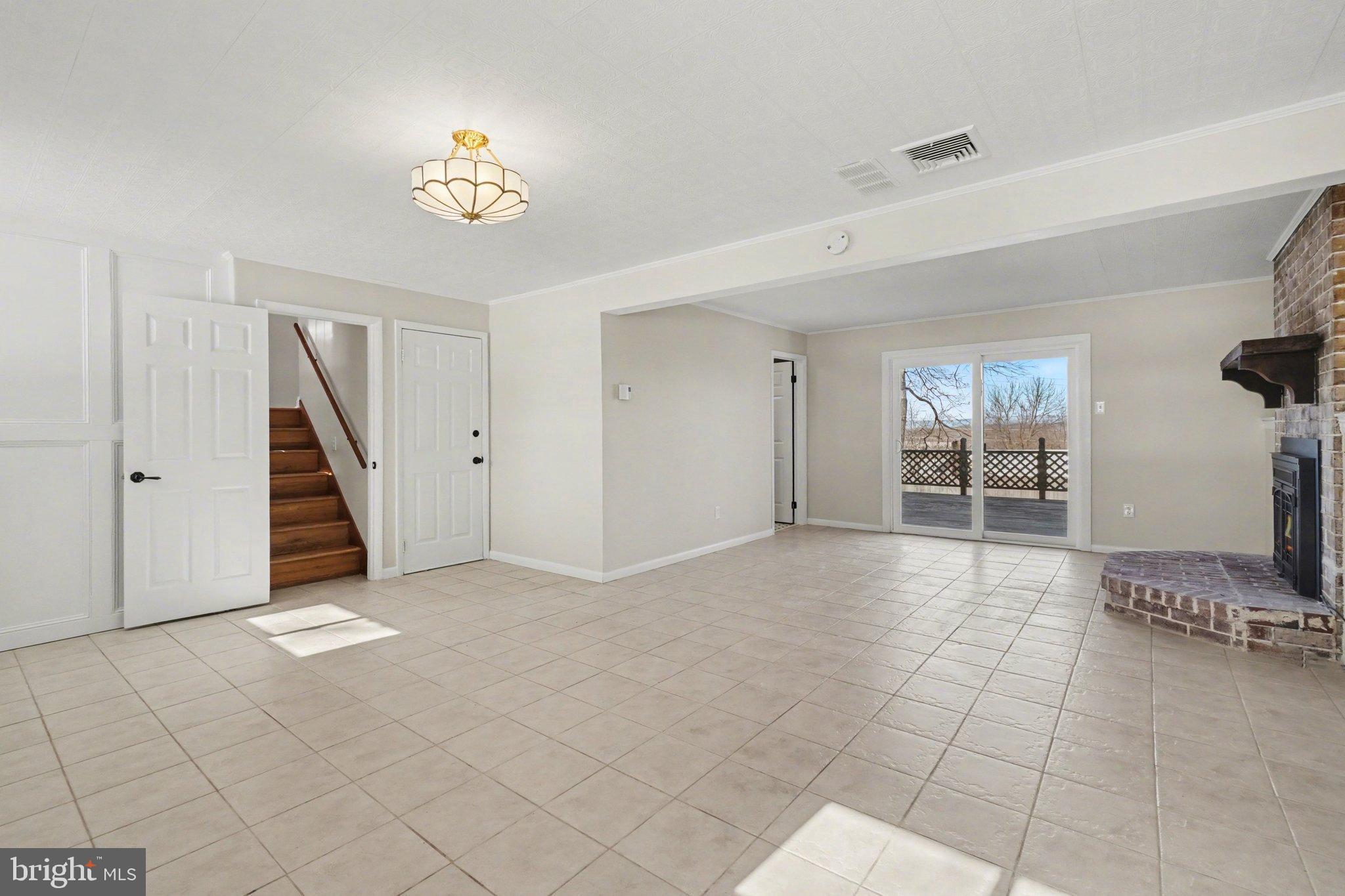 2149 CLOVERFIELD DRIVE