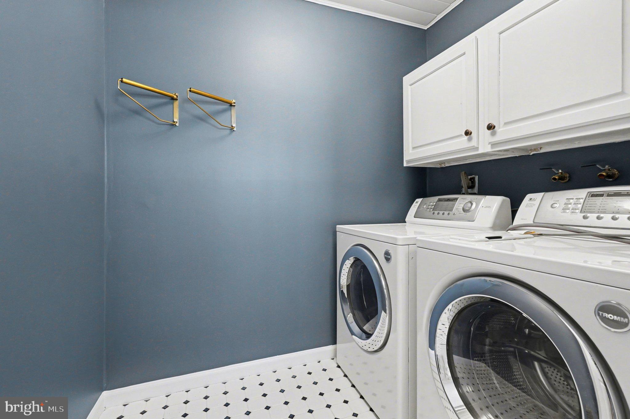 2149 CLOVERFIELD DRIVE